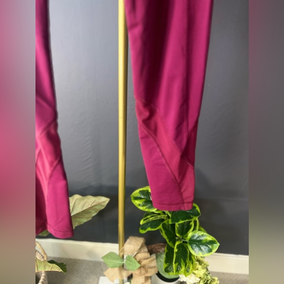 Lululemon - Picture 5 of 10